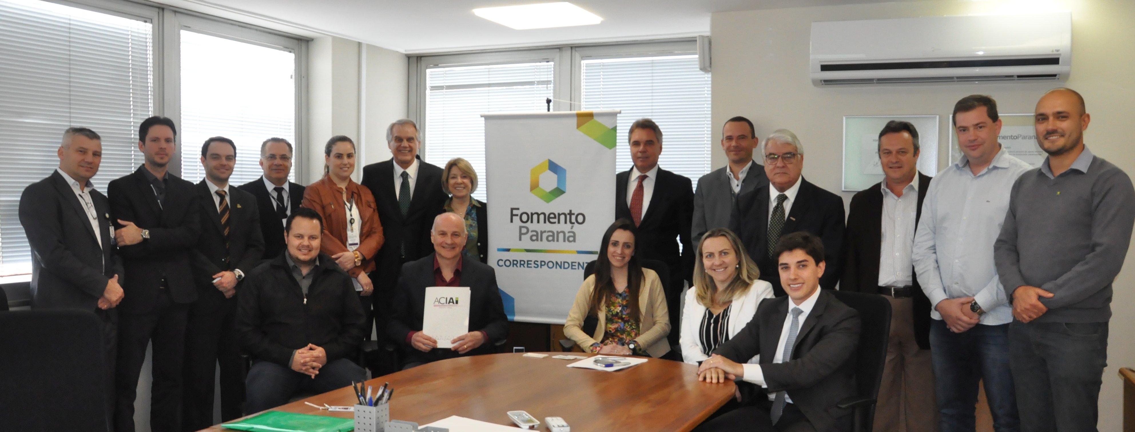 Fomento Paraná dá início a operações com Correspondentes em associações comerciais.