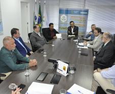  Fomento Paraná e a Compagas tiveram uma reunião com representantes de centrais de táxi e sindicato de taxistas 