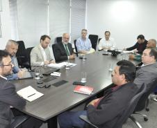  Fomento Paraná e a Compagas tiveram uma reunião com representantes de centrais de táxi e sindicato de taxistas 