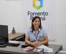 Eliane Schuback Franciscatti atua como agente de crédito em Guaíra 