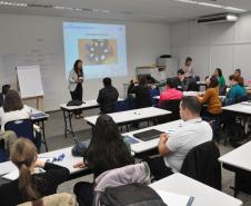 Fomento Paraná treina grupo de futuros correspondentes, com representantes de 17 entidades de todo o estado.