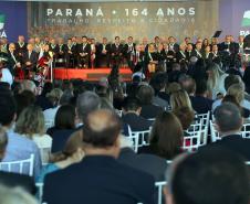 A assessora de Relações Institucionais da Fomento Paraná, Emilia Belinati, foi uma das personalidades homenageadas nesta terça-feira (19) com a condecoração da Ordem Estadual do Pinheiro, a mais alta honraria do Governo do Paraná. 
