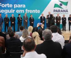 A partir deste mês, trabalhadores parananenses que querem abrir um negócio podem procurar qualquer umas das 216 agências do trabalhador do Paraná para ter acesso ao Microcrédito Fácil, disponibilizado pelo Governo do Estado por meio da Fomento Paraná