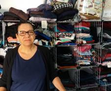Dora Alice Freitas começou vendendo roupas informalmente, hoje tem uma loja e já contratou quatro financiamentos da Fomento Paraná para ampliar o empreendimento. A nova aposta da comerciante é a moda plus size