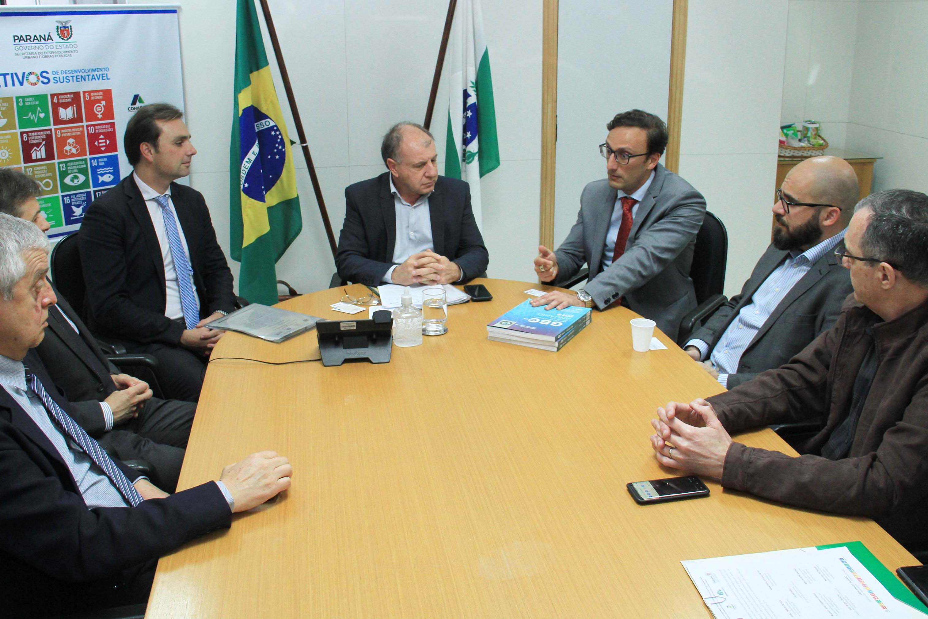 O secretário do Desenvolvimento Urbano e de Obras Pública, João Carlos Ortega, assinou Memorando de Entendimento entre o Paranacidade, o Green Building Council Brasil (GBC BR) e a Fomento Paraná