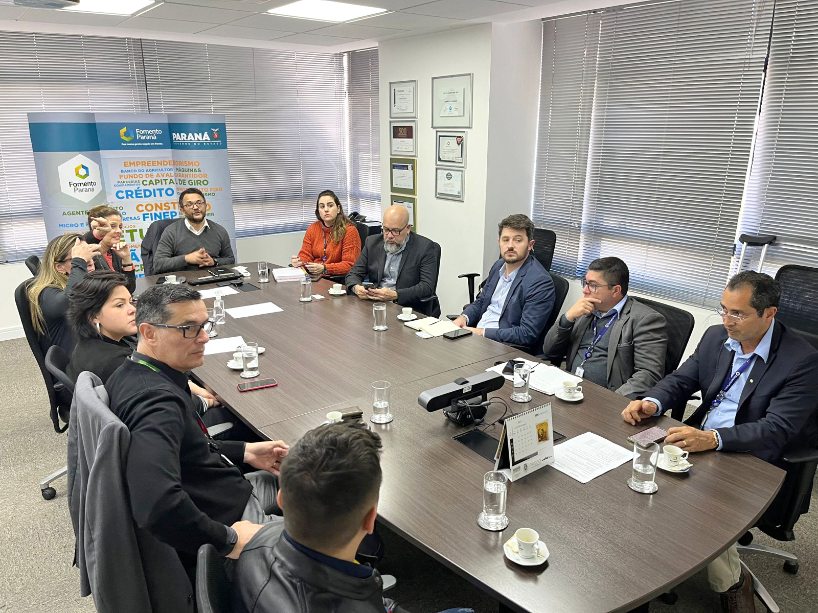 Reunião entyre equipes do Sebrae Paraná e de Pernambuco, durante visita à Fomento Paraná