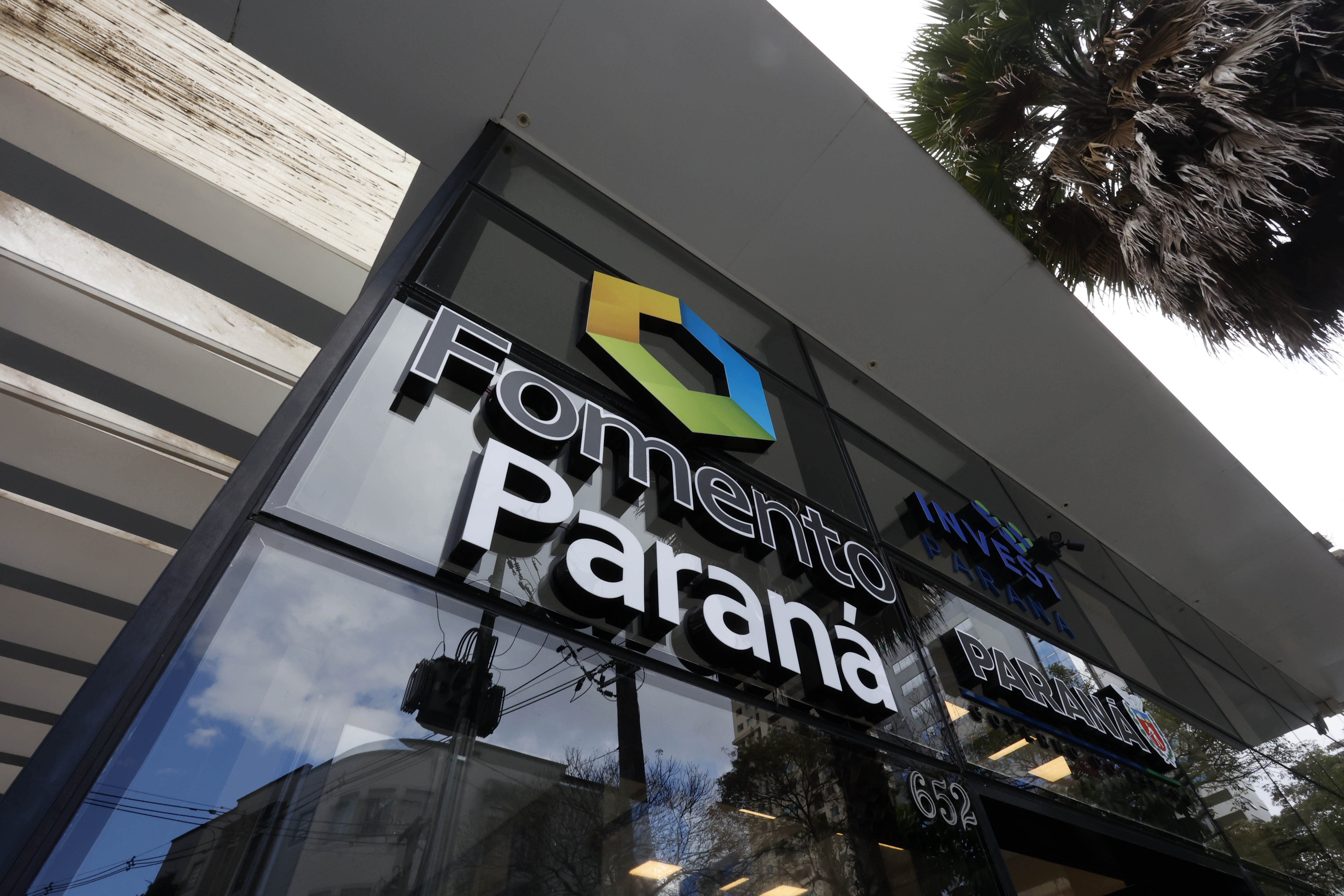 Campanha da Fomento Paraná concede descontos que podem chegar até 80% do débit