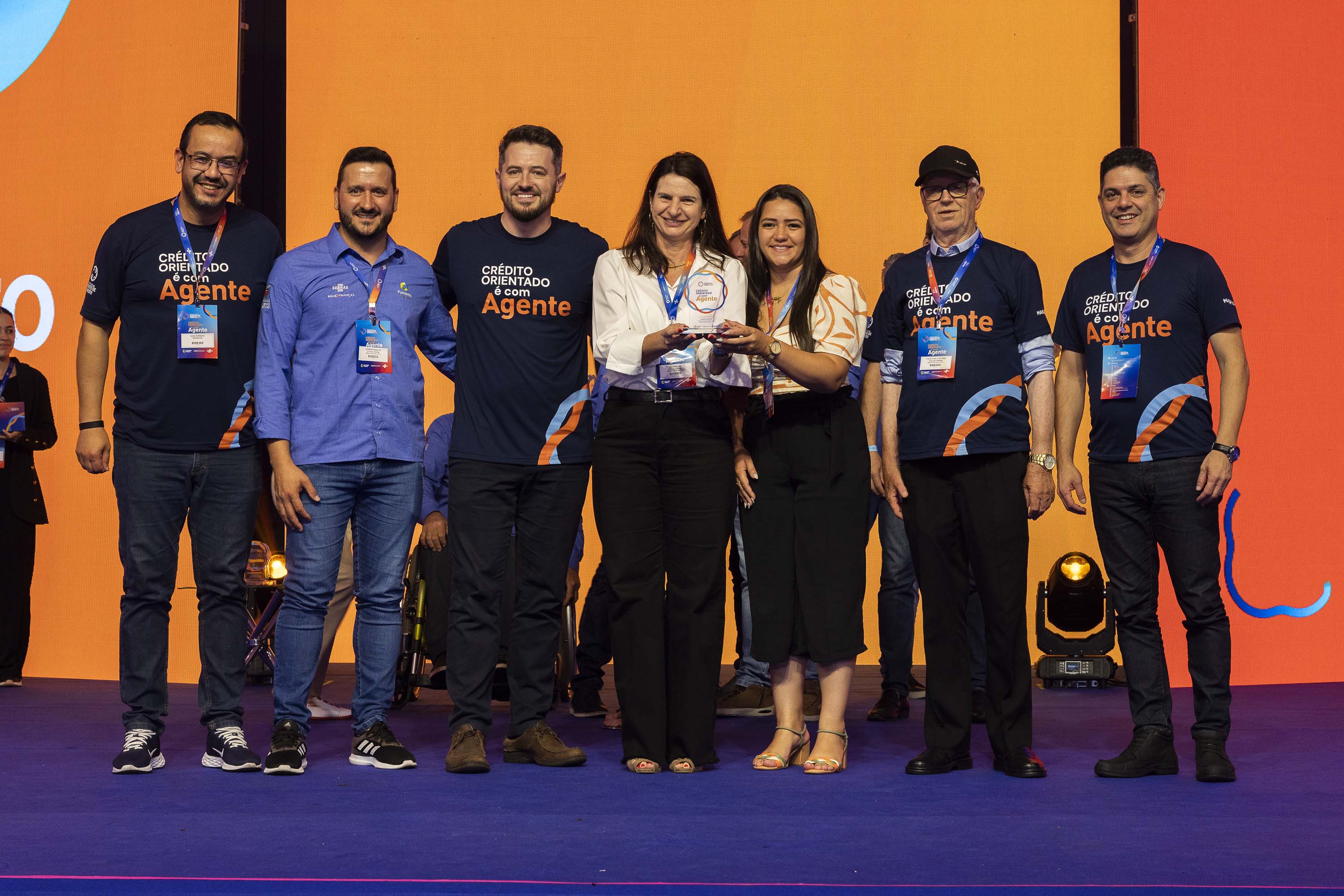 Prêmio Estadual de Microcrédito Fomento Paraná e Sebrae/PR 2024, entregue nesta quinta-feira (28), no encerramento do Encontro Estadual de Agentes de Crédito. Na foto, premiação de Francisco Beltrão.