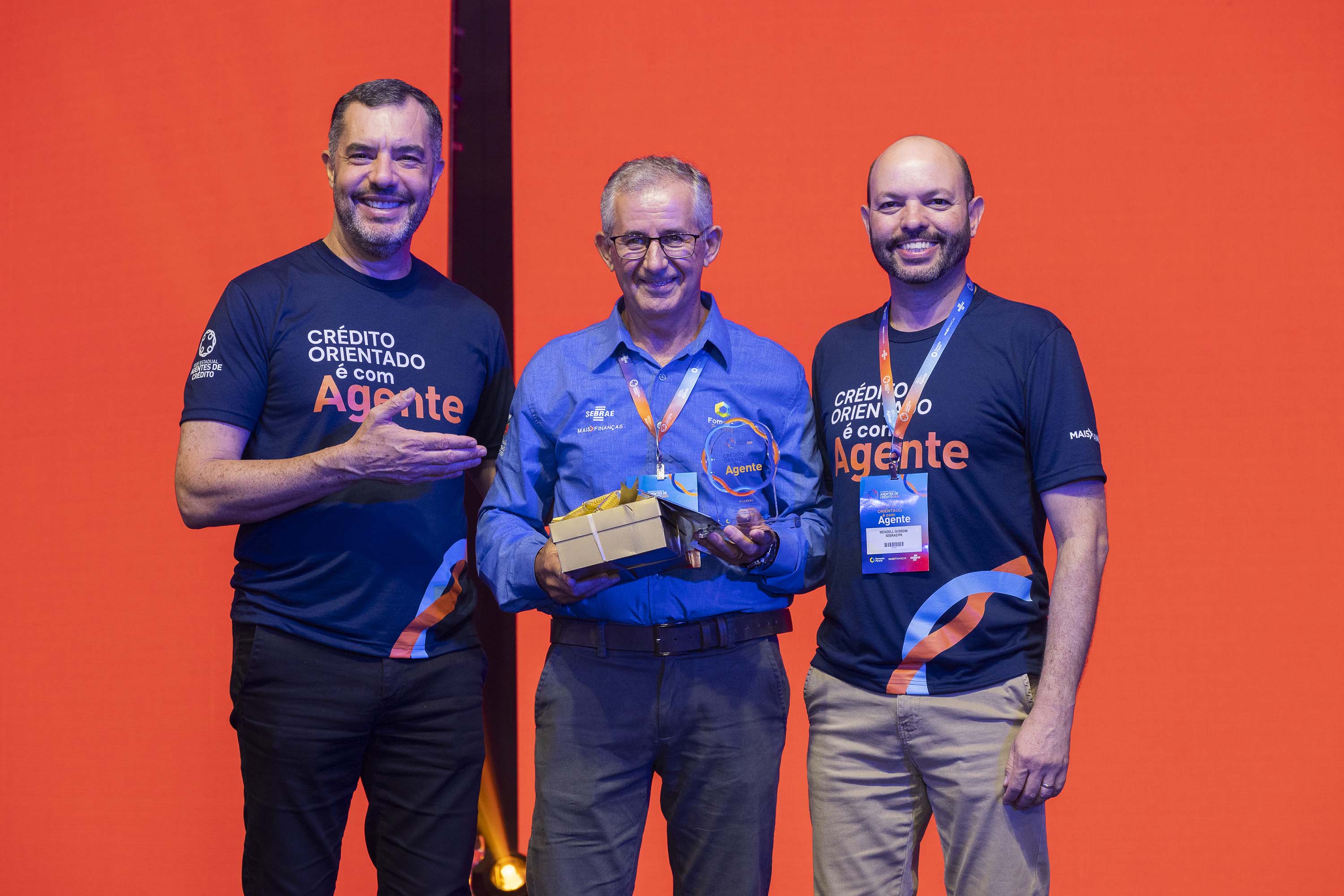 Prêmio Estadual de Microcrédito Fomento Paraná e Sebrae/PR 2024, entregue nesta quinta-feira (28), no encerramento do Encontro Estadual de Agentes de Crédito. Na foto, premiação de Marialva - Roberto Carraro.