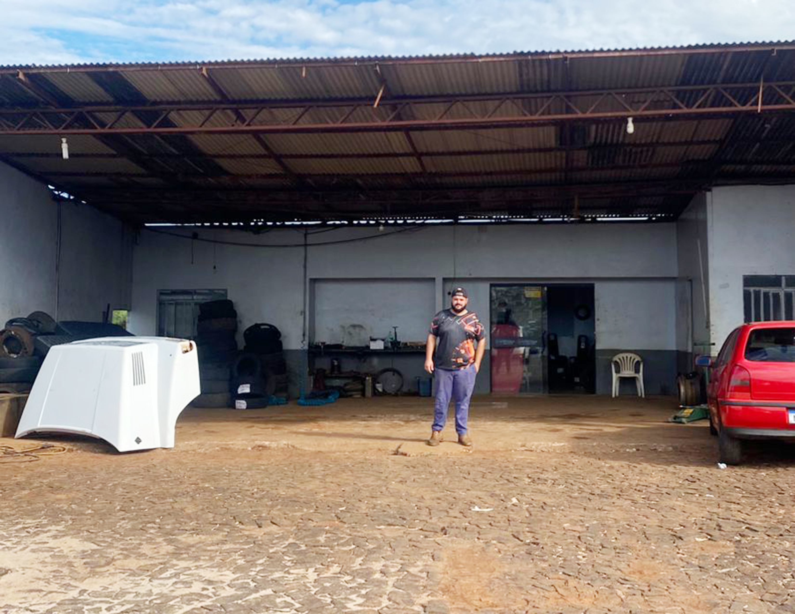 Valter de Jesus na borracharia reformada