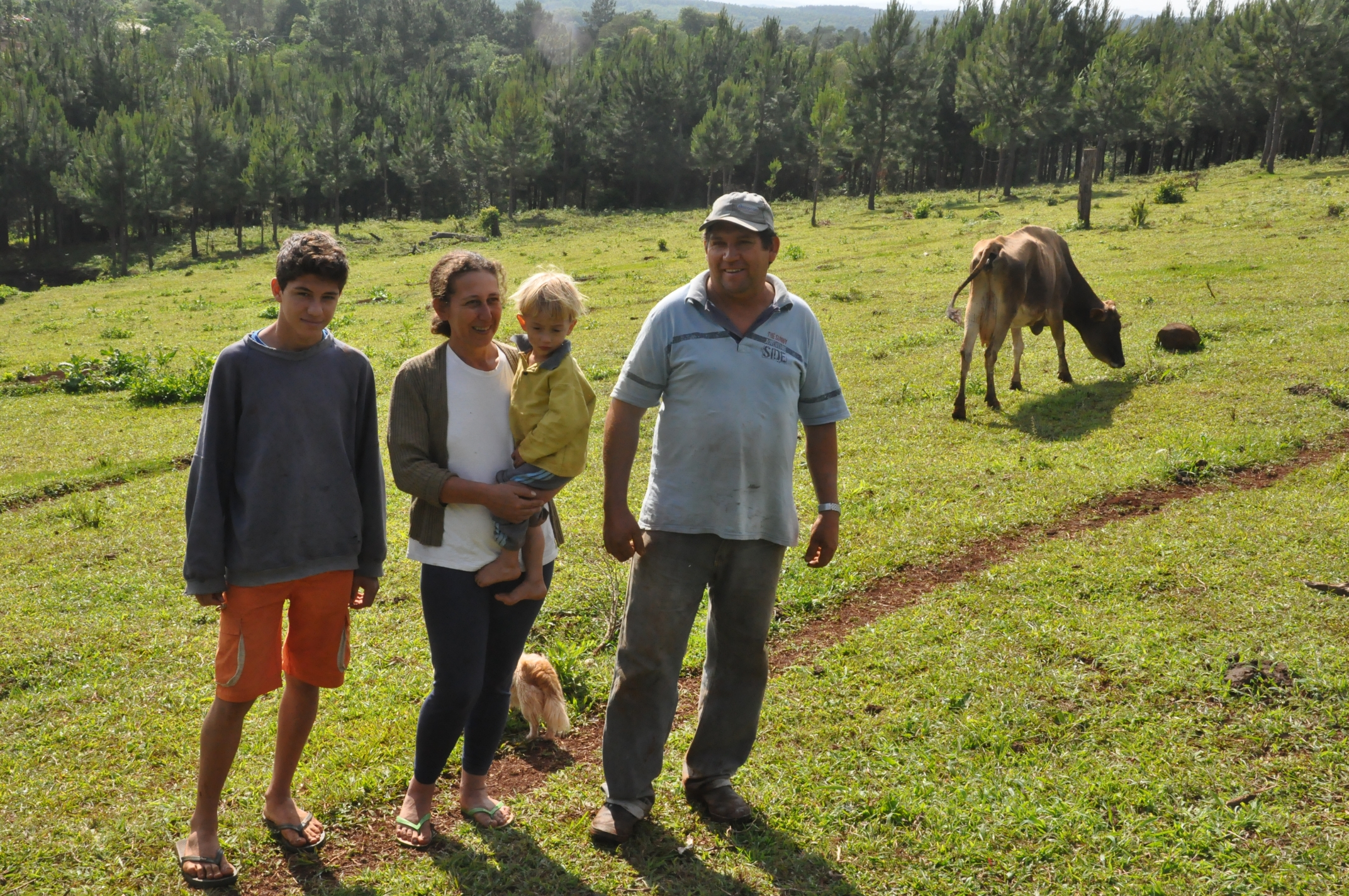 Irene Giteski Ferreira, agricultora de Porto Barreiro, financiou duas vacas pelo Paraná Juro Zero, da Fomento Paraná.