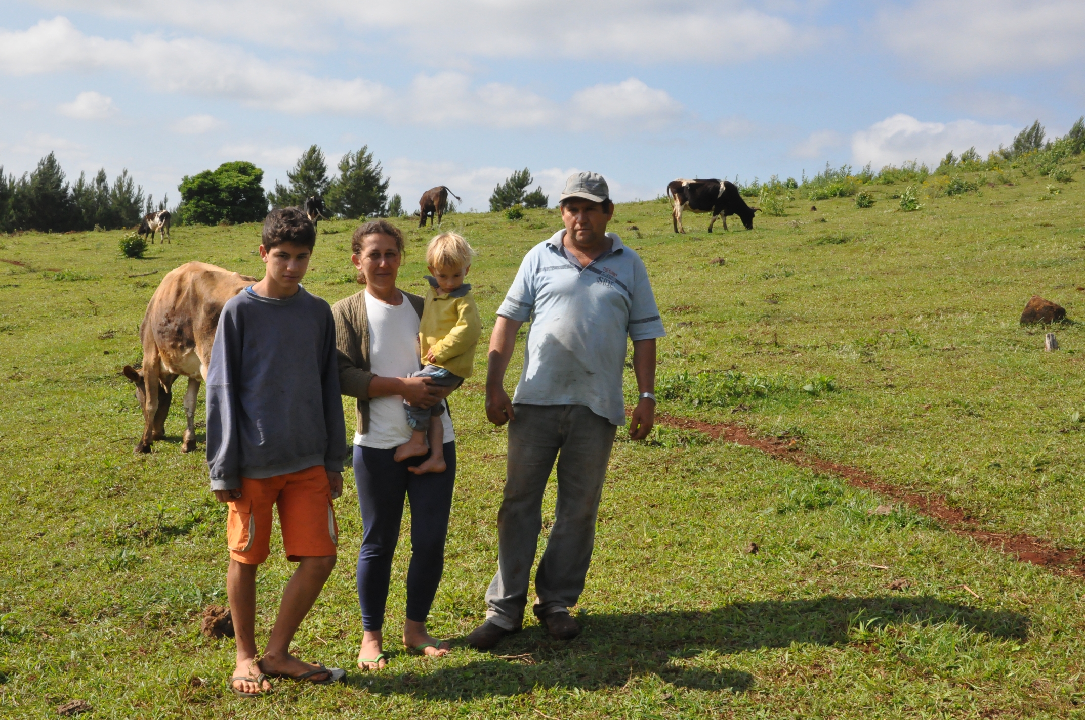 Irene Giteski Ferreira, agricultora de Porto Barreiro, financiou duas vacas pelo Paraná Juro Zero, da Fomento Paraná.