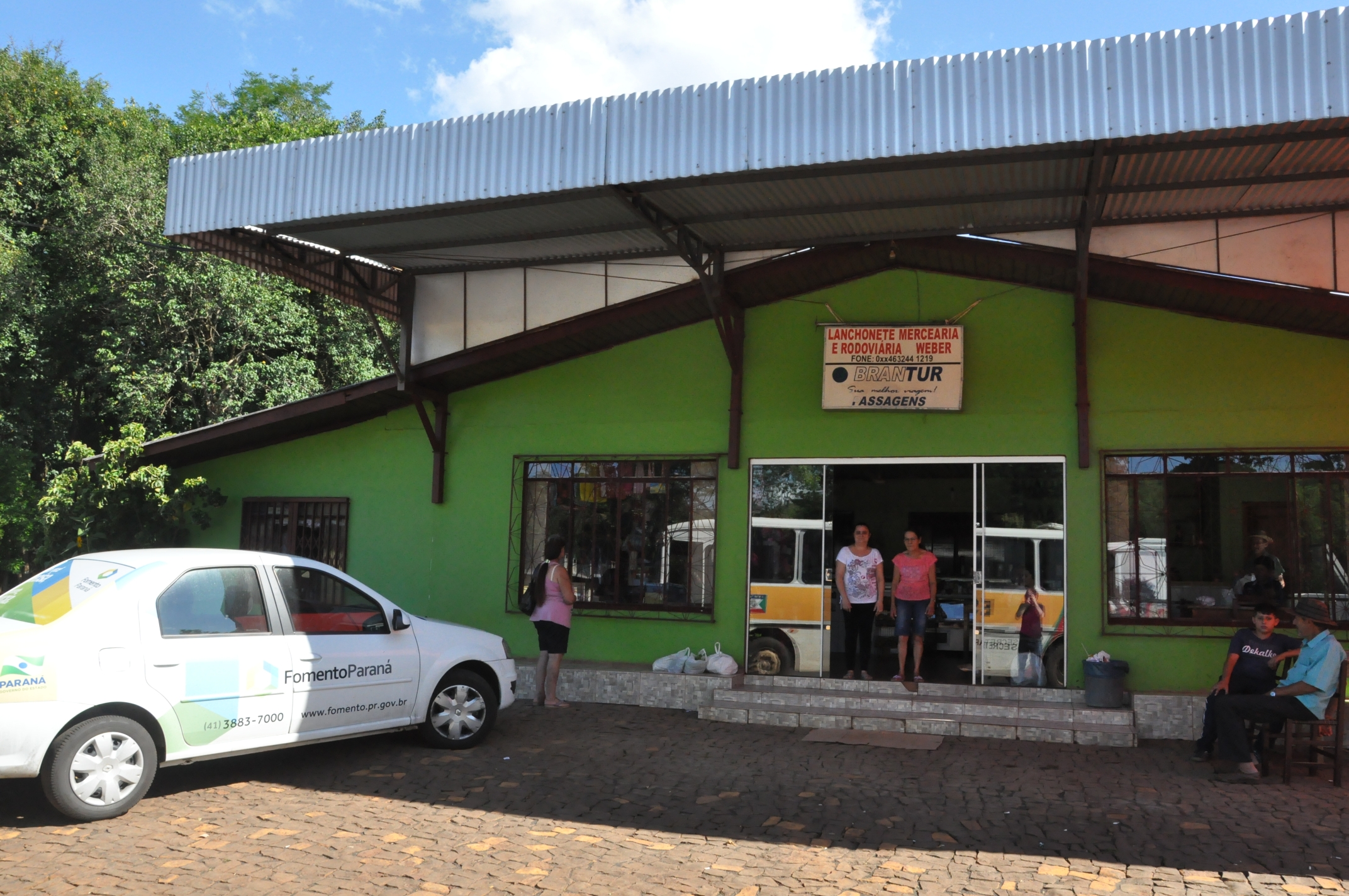 Soeli Weber Schechlesk, da rodoviária de Sulina. Financiamento da Fomento Paraná ajudou na recuperação de estabelecimentos atingidos pelas enchentes em junho de 2014.