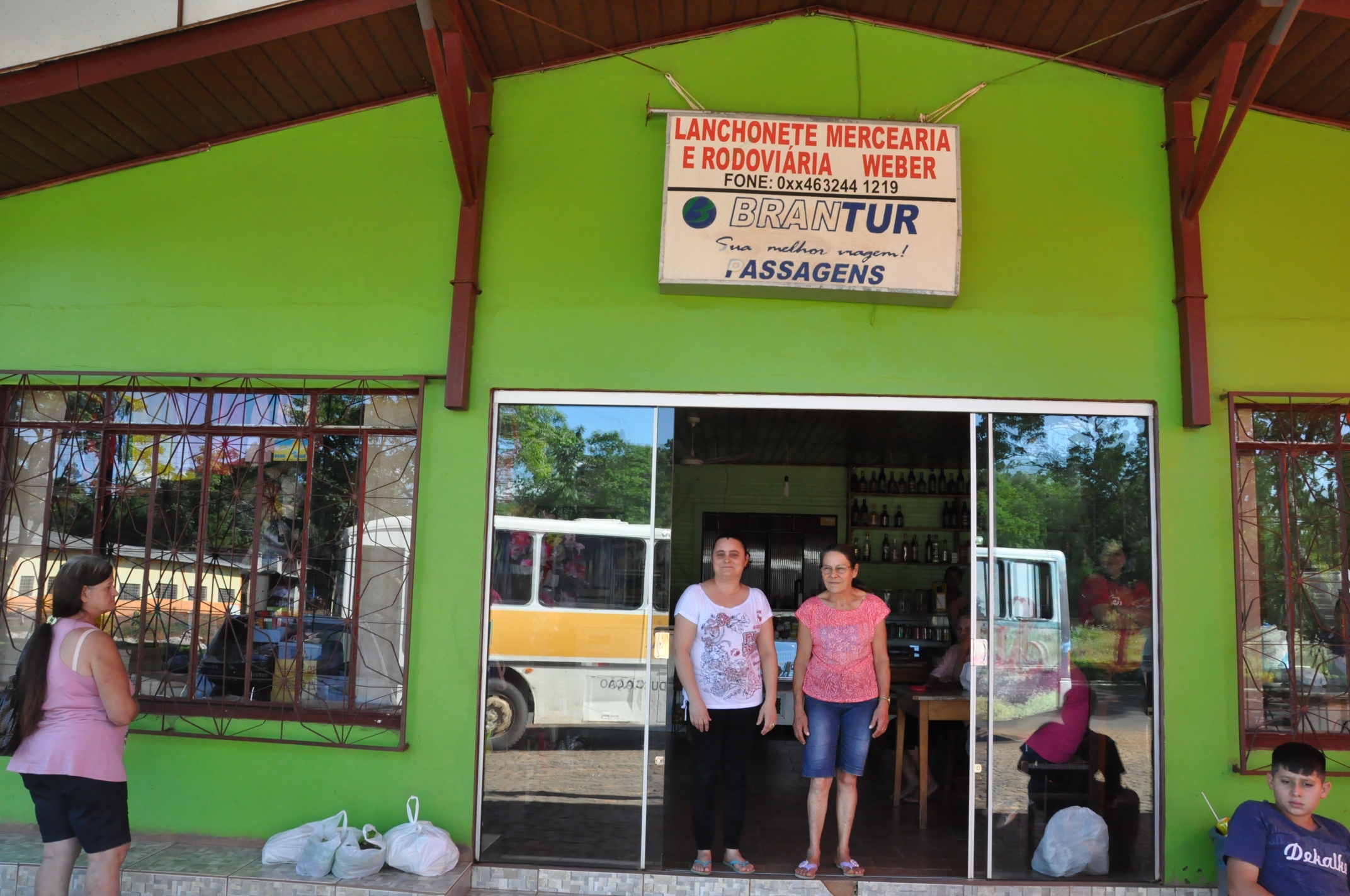 Soeli Weber Schechlesk, da rodoviária de Sulina. Financiamento da Fomento Paraná ajudou na recuperação de estabelecimentos atingidos pelas enchentes em junho de 2014.