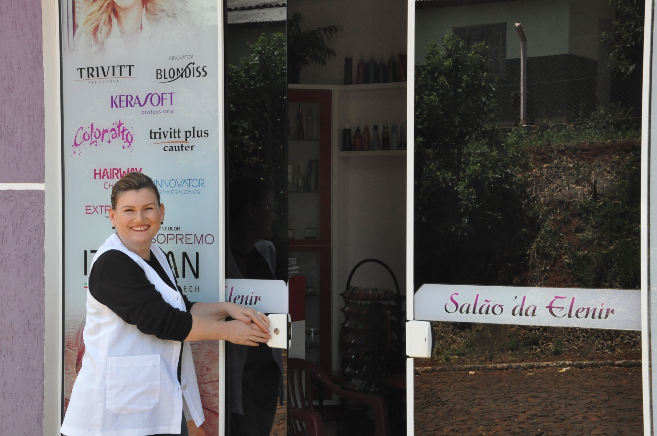 Elenir Mognon, empreendedora de Porto Barreiro, financiou equipamento do salão de beleza na Fomento Paraná.