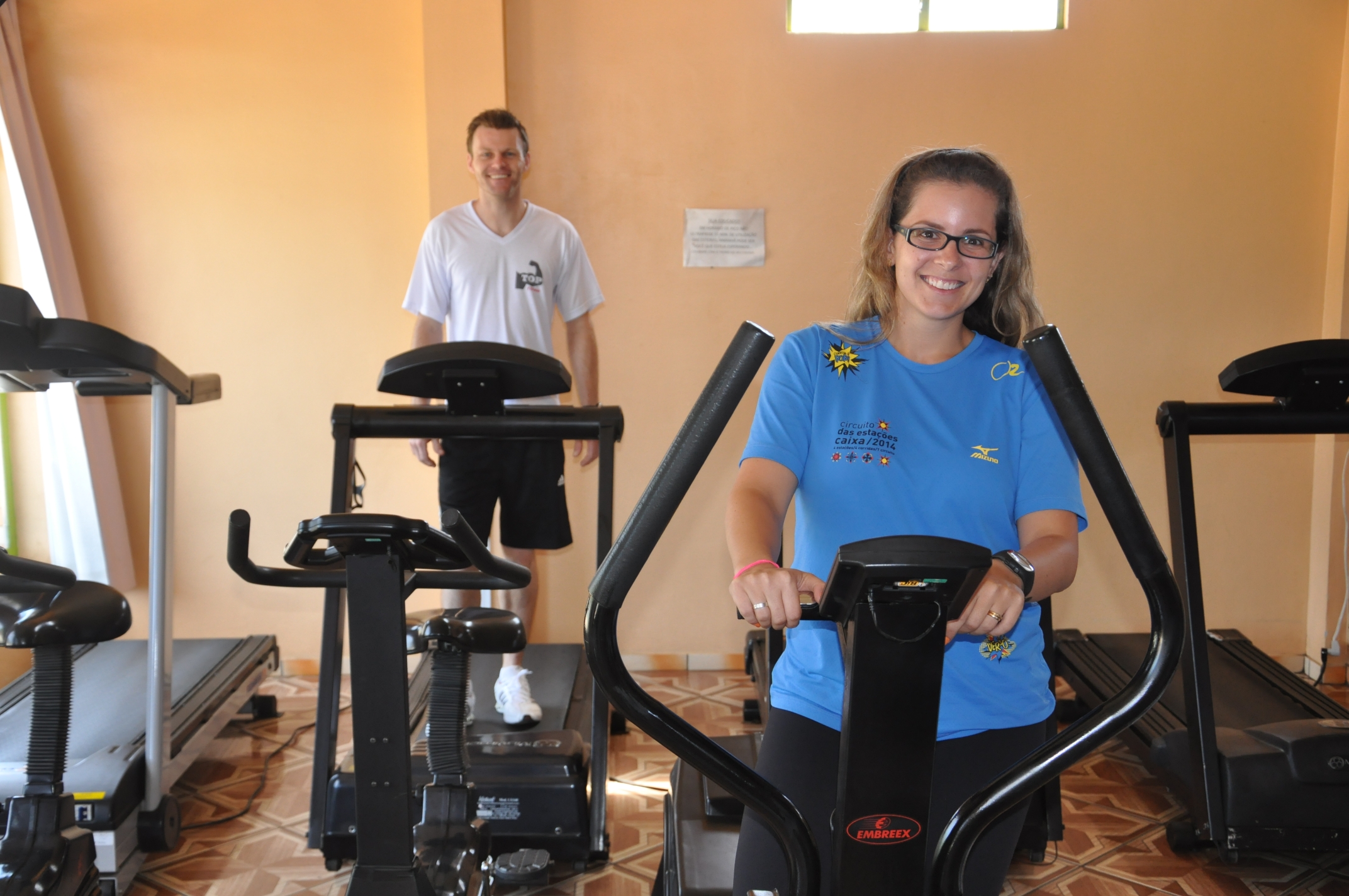 Milhares de pequenos negócios cresceram e se fortaleceram no Estado, nos últimos quatro anos, com apoio da Fomento Paraná. Um exemplo é o dos profissionais de educação física Rodrigo e Francielle Gelinski, da academia Top Fitness, de General Carneiro.