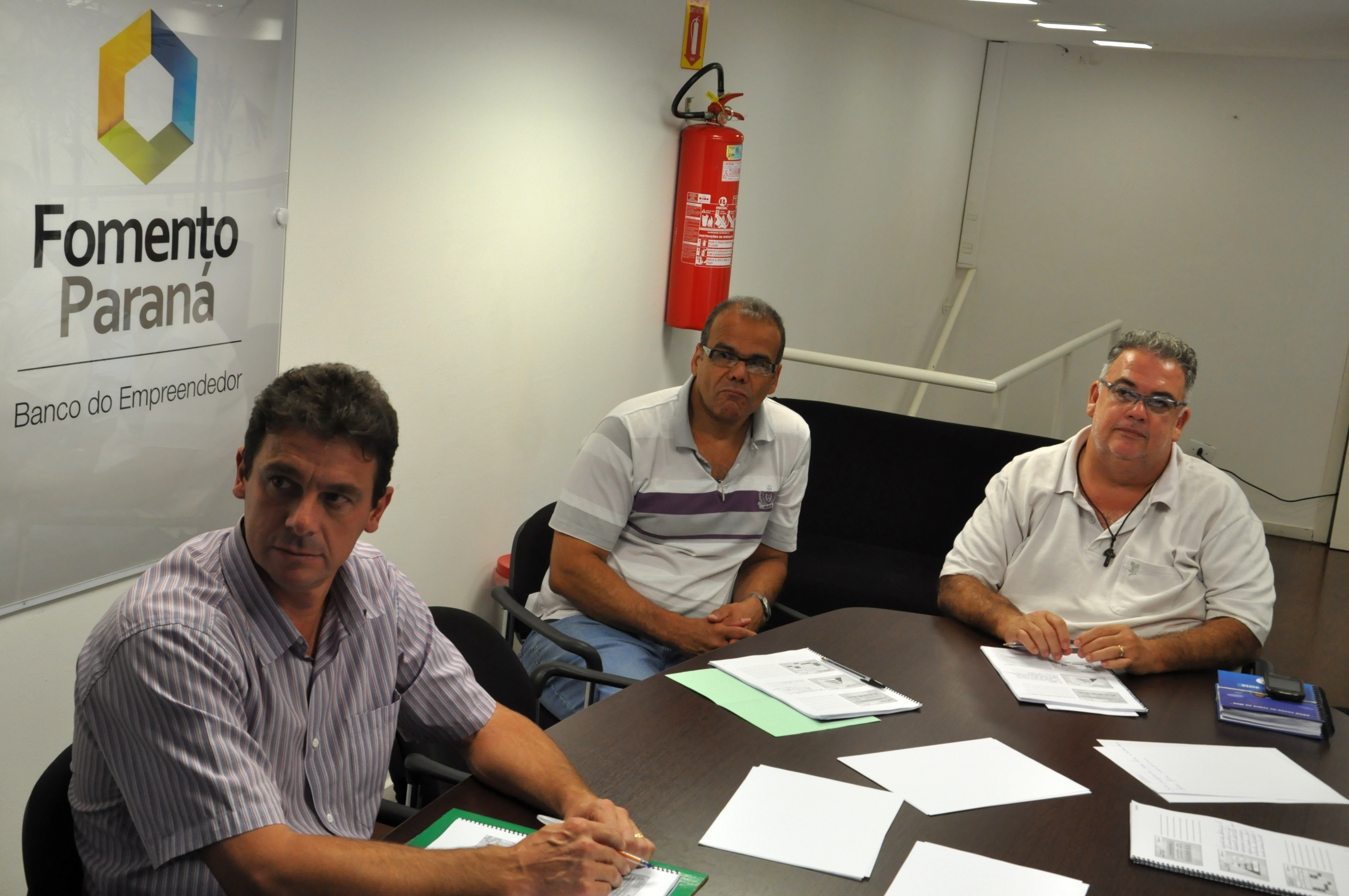 Novos agentes de Curitiba, Carlópolis, Mangueirinha, Quatro Barras e Santo Antônio da Platina participam de uma turma especial de treinamento nesta semana na sede da Fomento Paraná.