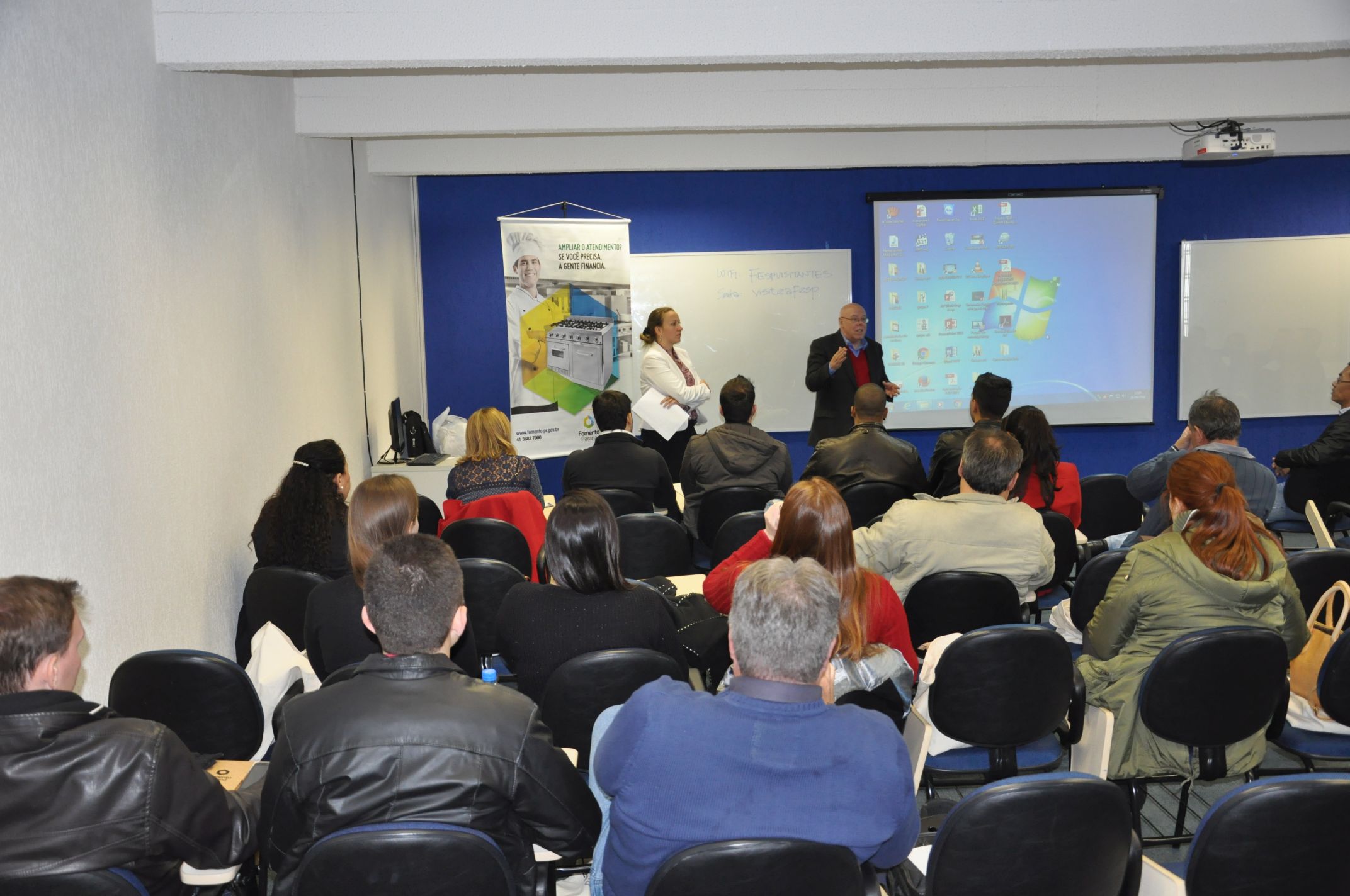A Fomento Paraná conclui nesta sexta-feira (29) a capacitação de uma nova turma de agentes de crédito. São 49 pessoas que atuam em prefeituras e outras instituições parceiras em todo o Paraná. No total, são 45 municípios representados nessa turma.