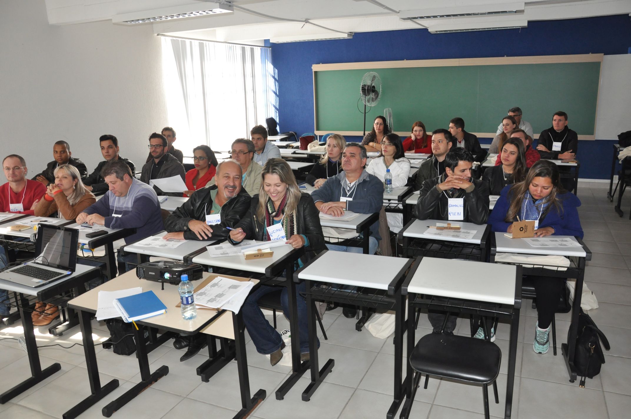 A Fomento Paraná conclui nesta sexta-feira (29) a capacitação de uma nova turma de agentes de crédito. São 49 pessoas que atuam em prefeituras e outras instituições parceiras em todo o Paraná. No total, são 45 municípios representados nessa turma.