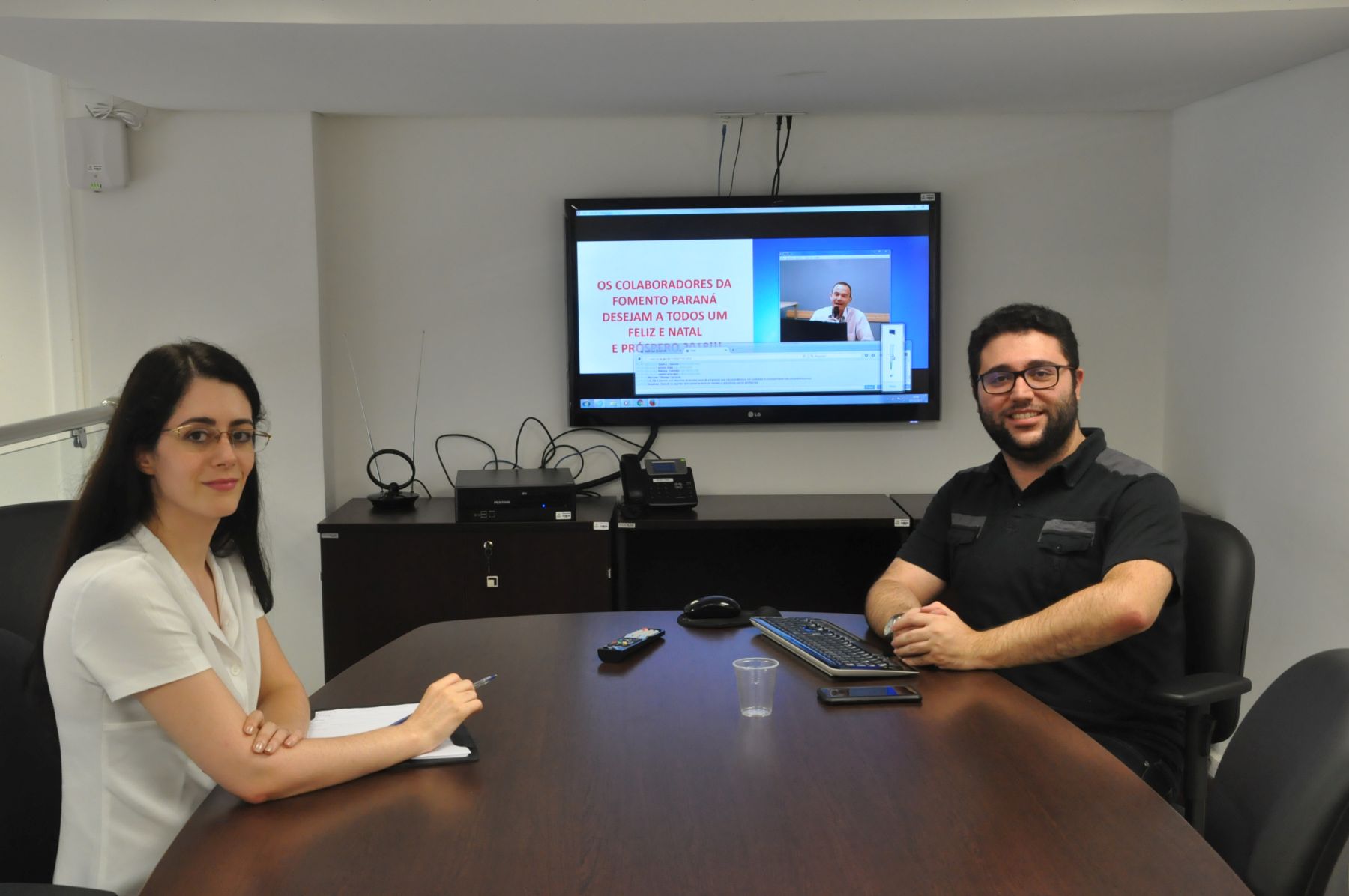 A Fomento Paraná realizou dois encontros virtuais via transmissão webcast com correspondentes e agentes de crédito nesta terça-feira, 7/12. A transmissão foi realizada a partir das instalações da Celepar.