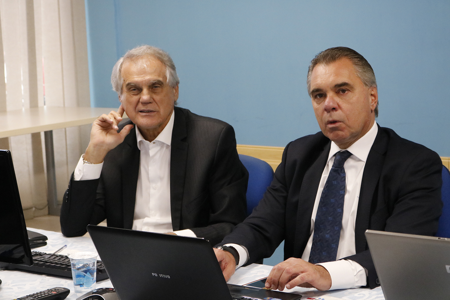 O presidente da Fomento Paraná, Vilson Ribeiro de Andrade, e o diretor de Mercado, Luis Malucelli Neto, na abertura do webcast com agentes de crédito, nas instalações da Celepar.