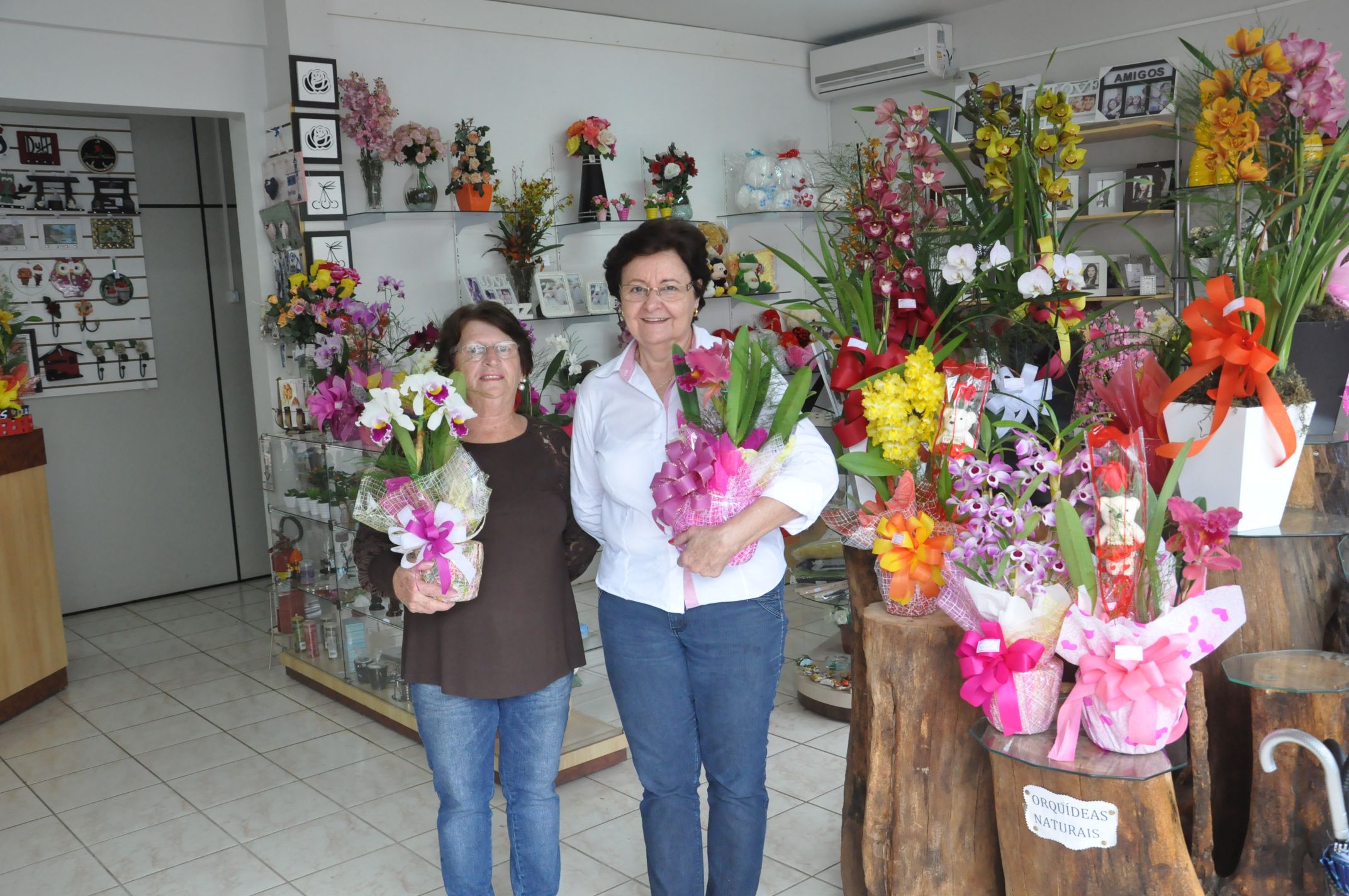 Marilde Nesello, de Toledo, transformou um orquidário em uma loja para comercializar flores e presentes e usa o microcrédito da Fomento Paraná como capital de giro.