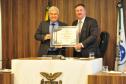 O ministro Pontes foi homenageado com a entrega do título de cidadão honorário do Estado do Paraná, proposto pelo deputado Emerson Bacil.