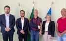 Representantes da Fomento Paraná e da Prefeitura de Inácio Martins aparecem juntos em fotografia