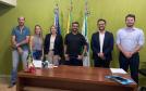 Membros da Fomento Paraná e da Prefeitura de Foz do Jordão posam para imagem