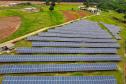 Usina com placas de energia solar fotovoltaica em, propriedade rural