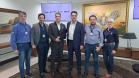 Equipe Fomento Paraná com o governador na assinatura da formalização do primeiro aporte de recursos feito pela C.Vale no FIDC Agro Paraná.