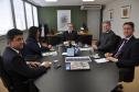 O presidente da Fomento Paraná, Juraci Barbosa, e o presidente do Sescap-PR, Mauro Kalinke, firmam acordo de cooperação técnica, para que as empresas associadas e representadas pelo sindicato possam ter acesso facilitado às linhas de crédito do Banco do Empreendedor da Fomento Paraná. Curitiba, 03/07/2103.
