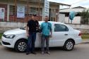 O motorista de táxi Renato Mol, morador de Quitandinha, na Região Metropolitana de Curitiba, acaba de adquirir um veículo Volkswagen Voyage 1.0, financiado pela linha de crédito Banco do Empreendedor - Taxistas, da Fomento Paraná.