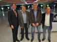 Colaboradores da instituição participam da cerimônia comemorativa.