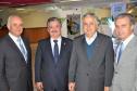 O diretor de operações do Setor Público, Jurandir Rodrigues de Oliveira (2º à esquerda na foto), participa da cerimônia comemorativa. 