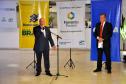O presidente da Associação Comercial do Paraná, Edson Ramon, discursa em nome do empresariado paranaense.