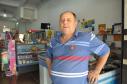 O comerciante Isac Lins de Farias, de 58 anos, dono do Mercado Lins, já fez três financiamentos com a Fomento Paraná e pediu mais um. 