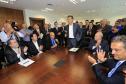 Governador Beto Richa assina contratos de financiamentos com a Secretaria de Desenvolvimento Urbano (SEDU) e a FomentoParaná para obras de infraestrutura urbanas e equipamentos para municípios. 04/03/2015.Foto:Arnaldo Alves/ANPr