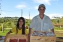 Os agricultores Neliria Huff e Valdemar Ramos, de Bituruna, no sul do estado, receberam crédito da Fomento Paraná e triplicaram a produção e colheita de morangos orgânicos.