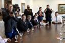 Governador Beto Richa, acompanhado pelo, Secretário de Desenvolvimento Urbano, Ratinho Junior, Presidente da Fomento Paraná, Juraci Barbosa Sobrinho, Deputados, Hussein Bakri, Alexandre Curi, Luiz Claudio Romanelli e demais autoridades, assina Contrato de Financiamento referente a Obras de Infraestrutura Urbana e Aquisição de Equipamentos Viários com os Prefeitos dos Municípios de Arapoti, Braz Rizzi e Tapejara, Noé Caldeira Brandt