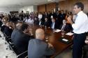 Governador Beto Richa, acompanhado pelo, Secretário de Desenvolvimento Urbano, Ratinho Junior, Presidente da Fomento Paraná, Juraci Barbosa Sobrinho, Deputados, Hussein Bakri, Alexandre Curi, Luiz Claudio Romanelli e demais autoridades, assina Contrato de Financiamento referente a Obras de Infraestrutura Urbana e Aquisição de Equipamentos Viários com os Prefeitos dos Municípios de Arapoti, Braz Rizzi e Tapejara, Noé Caldeira Brandt