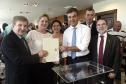 Governador Beto Richa, acompanhado pelo, Secretário de Desenvolvimento Urbano, Ratinho Junior, Presidente da Fomento Paraná, Juraci Barbosa Sobrinho, Deputados, Hussein Bakri, Alexandre Curi, Luiz Claudio Romanelli e demais autoridades, assina Contrato de Financiamento referente a Obras de Infraestrutura Urbana e Aquisição de Equipamentos Viários com os Prefeitos dos Municípios de Arapoti, Braz Rizzi e Tapejara, Noé Caldeira Brandt