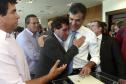 Governador Beto Richa, acompanhado pelo, Secretário de Desenvolvimento Urbano, Ratinho Junior, Presidente da Fomento Paraná, Juraci Barbosa Sobrinho, Deputados, Hussein Bakri, Alexandre Curi, Luiz Claudio Romanelli e demais autoridades, assina Contrato de Financiamento referente a Obras de Infraestrutura Urbana e Aquisição de Equipamentos Viários com os Prefeitos dos Municípios de Arapoti, Braz Rizzi e Tapejara, Noé Caldeira Brandt