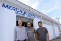 Mercado do Peixe de Matinhos, litoral do Paraná. Da esquerda para a direita: Ruy Hauer Reichert, secretário de Turismo e Desenvolvimento Econômico de Matinhos, Mauricio de Farias, diretor de Turismo e Paulo Ricardo da Silva Jr, agente de crédito da Fomento Paraná. Matinhos, 01-04-15.Foto: Arnaldo Alves / ANPr.