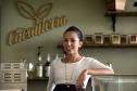 A Fomento do Paraná, por meio do Microcrédito, financiou a implantação do Café Cacauteria, da empreendedora Priscila Pereira Marques, na revendedora de automóveis Honda Prixx na Av. Mario Tourinho, 1153, em Curitiba.  