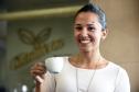 A Fomento do Paraná, por meio do Microcrédito, financiou a implantação do Café Cacauteria, da empreendedora Priscila Pereira Marques, na revendedora de automóveis Honda Prixx na Av. Mario Tourinho, 1153, em Curitiba.  
