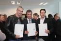 Governador Beto Richa assina com a Fomento Paraná liberação de licitação e homologação para obras de infraestrutura urbana nos municípios de Coronel Domingos Soares, Jesuítas, Ouro Verde do Oeste e Tamboara, e a liberação de licitações e homologações para obras de infraestrurura e aquisição de equipamentos pela Secretaria de Desenvolvimento Urbano (SEDU) para os municípios de Antonina, Andirá, Arapongas, Araucária, Boa Esperança, Campo Largo, Carambeí, Cianorte, Esperança Nova,