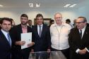 Governador Beto Richa assina com a Fomento Paraná liberação de licitação e homologação para obras de infraestrutura urbana nos municípios de Coronel Domingos Soares, Jesuítas, Ouro Verde do Oeste e Tamboara, e a liberação de licitações e homologações para obras de infraestrurura e aquisição de equipamentos pela Secretaria de Desenvolvimento Urbano (SEDU) para os municípios de Antonina, Andirá, Arapongas, Araucária, Boa Esperança, Campo Largo, Carambeí, Cianorte, Esperança Nova,