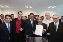 Governador Beto Richa assina com a Fomento Paraná liberação de licitação e homologação para obras de infraestrutura urbana nos municípios de Coronel Domingos Soares, Jesuítas, Ouro Verde do Oeste e Tamboara, e a liberação de licitações e homologações para obras de infraestrurura e aquisição de equipamentos pela Secretaria de Desenvolvimento Urbano (SEDU) para os municípios de Antonina, Andirá, Arapongas, Araucária, Boa Esperança, Campo Largo, Carambeí, Cianorte, Esperança Nova,
