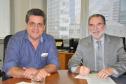 O prefeito de Mandaguari, Romualdo Batista, e o presidente da Fomento Paraná, Juraci Barbosa, assinaram nesta segunda-feira (18), um contrato de financiamento no valor de R$ 4 milhões pelo Sistema de Financiamento aos Municípios. 